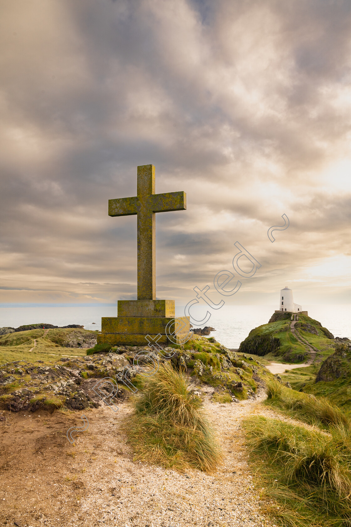 Twr-Mawr-Lighthouse-and-Cross