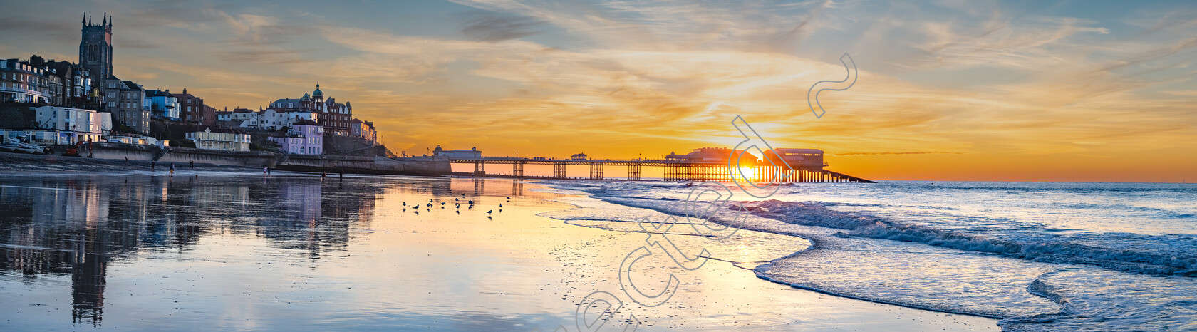 Cromer-Beach-and-Pier-Sunset-Pano