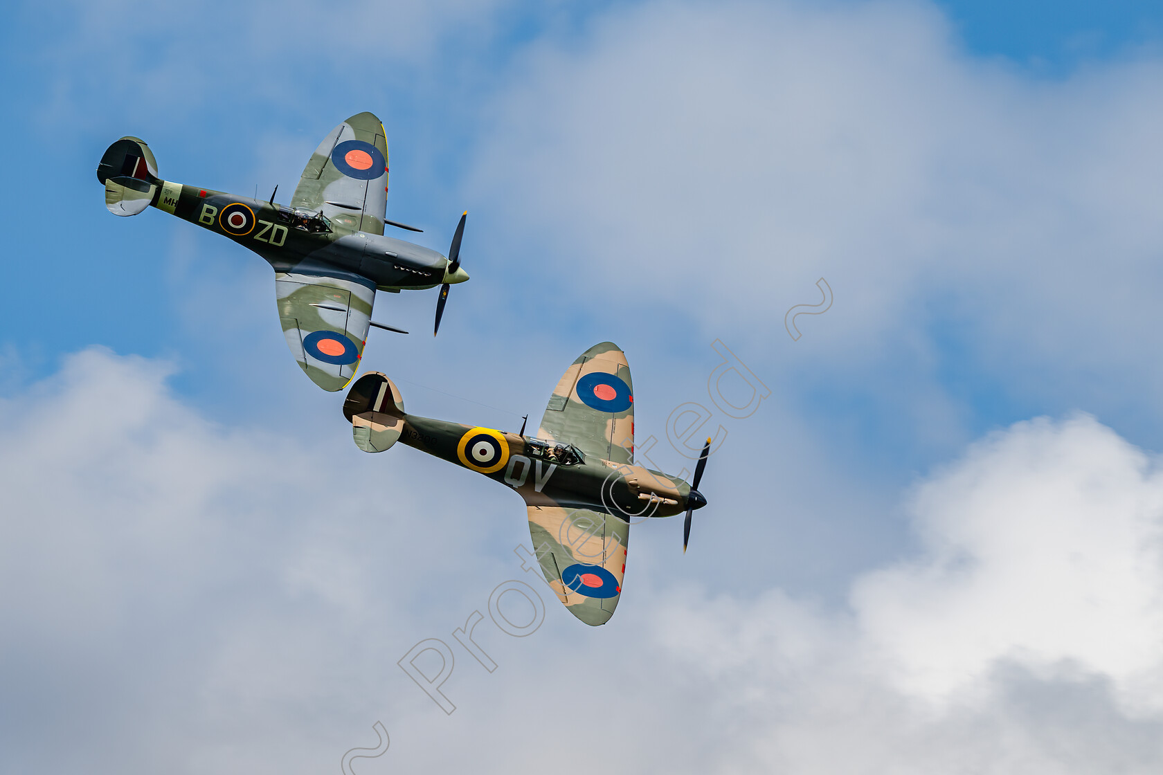 Spitfire-Pair