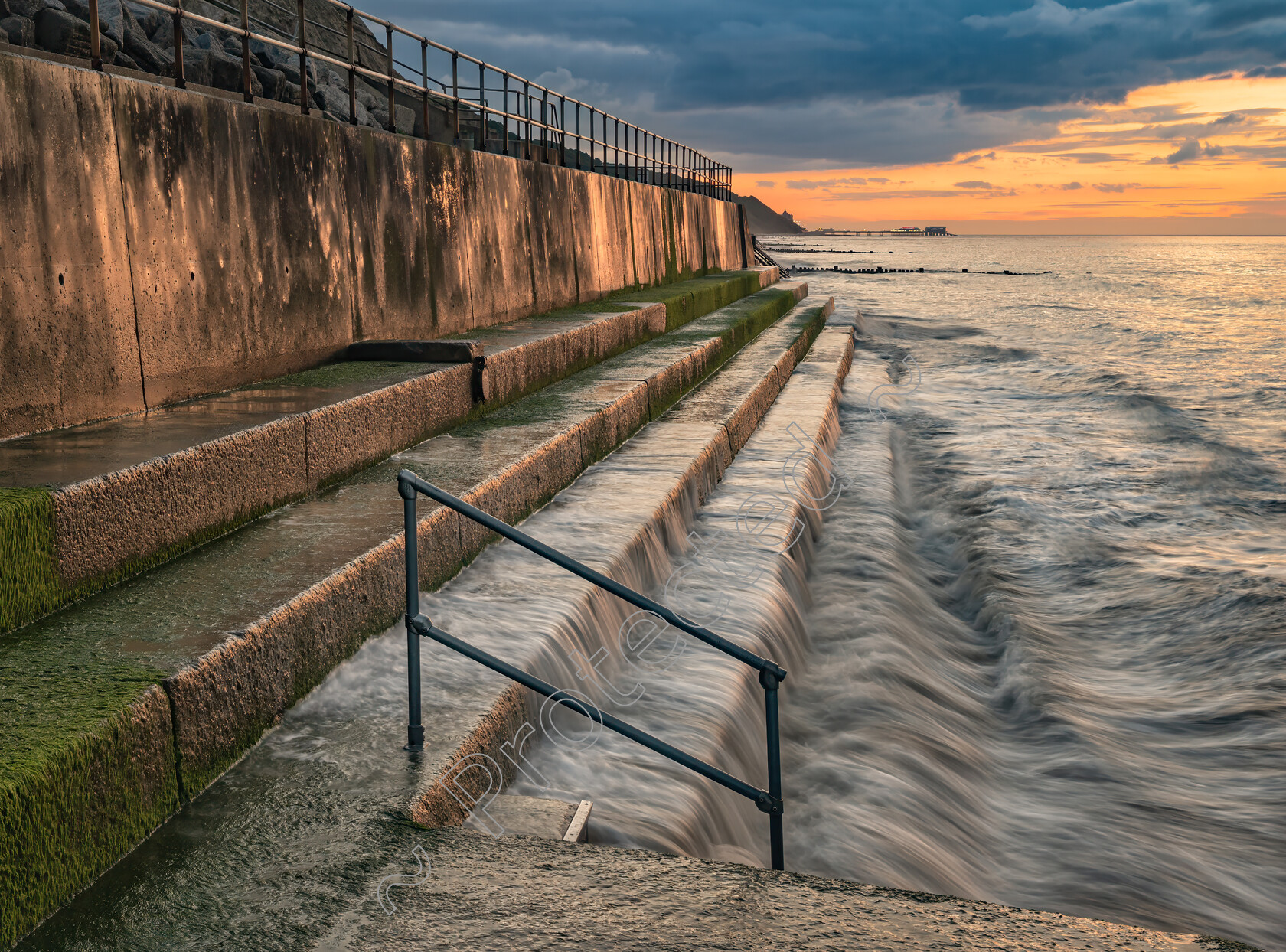 Hold-the-Handrail