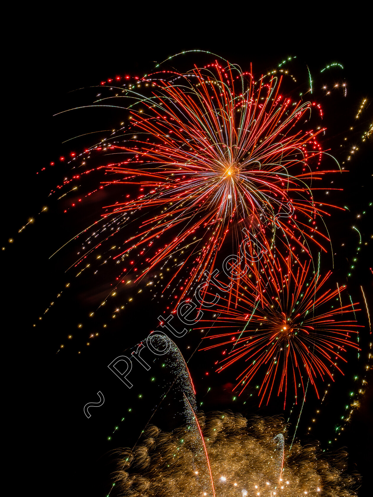 Cromer-Fireworks-Exploding