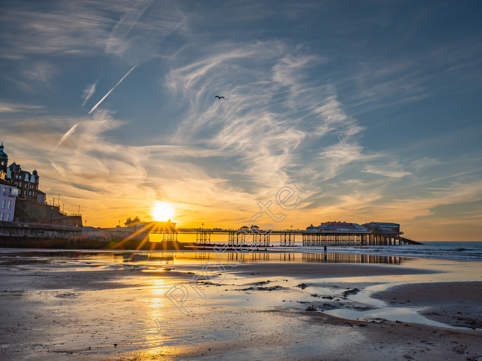 Cromer-Beach-and-Pier-at-Sunset