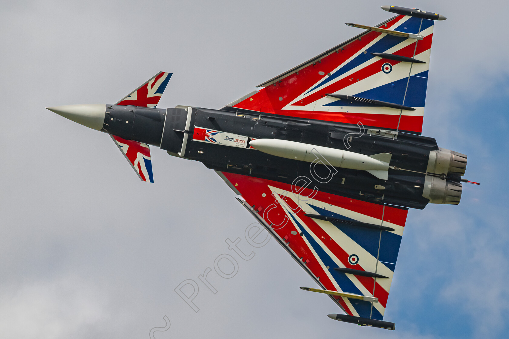 Eurofighter-0008-Close-up-Underside