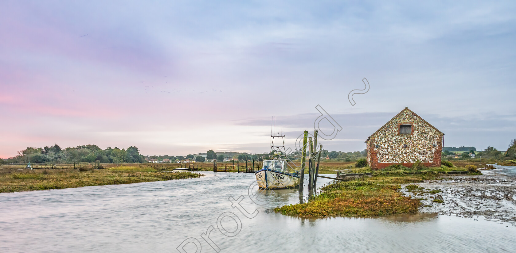 Thornham-Sunrise-High-Tide