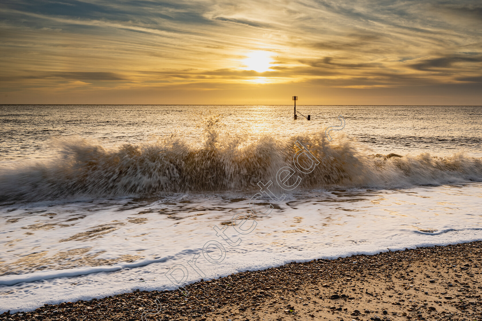 Early-Morning-Waves-at-Southwold