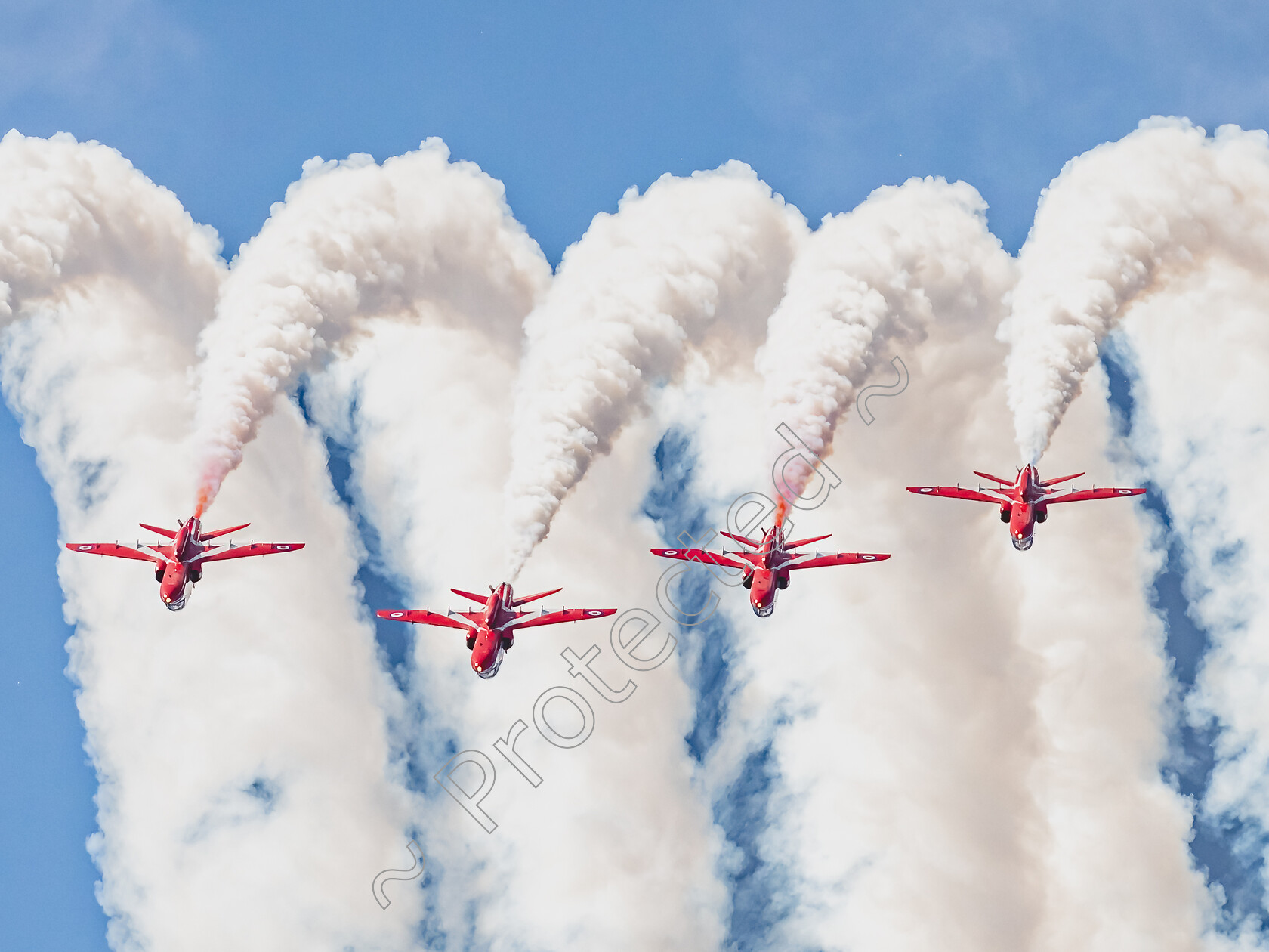 Red-Arrows-Loop-0004