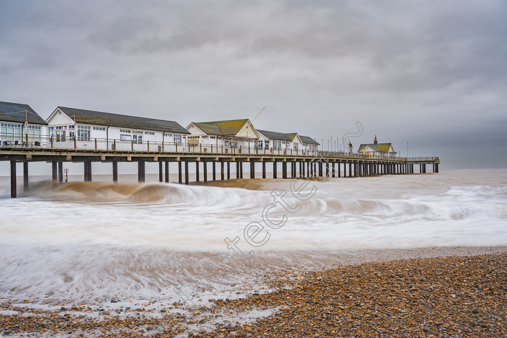 Southwold-Pier-Swirly-Waves